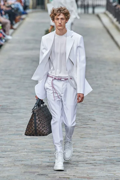 Look 53